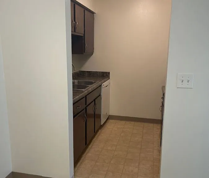 3809 University Ave #16 — Photo 3