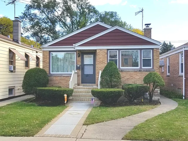 8251 W Forest Preserve Ave photo 1