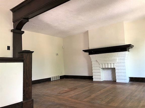 4th image of 65 Roanoke Pkwy #2