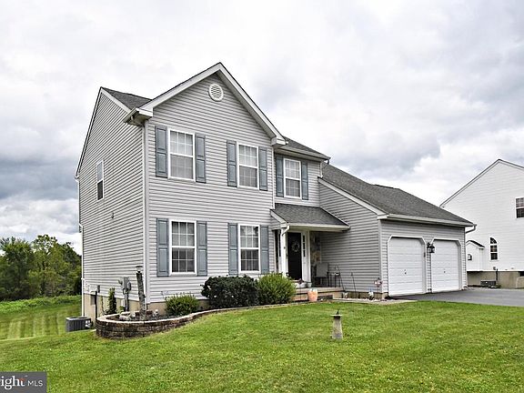 3rd image of 330 Bartman Ave