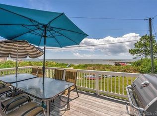 66 Oak Ave, Madison, CT 06443