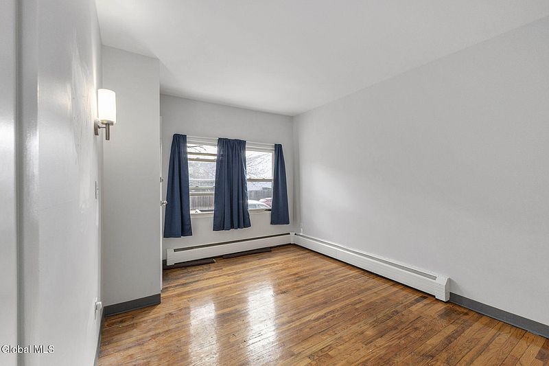 3rd image of 1605-1607 3rd Avenue