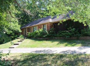 1010 Valley View Ct, Macon, MO 63552