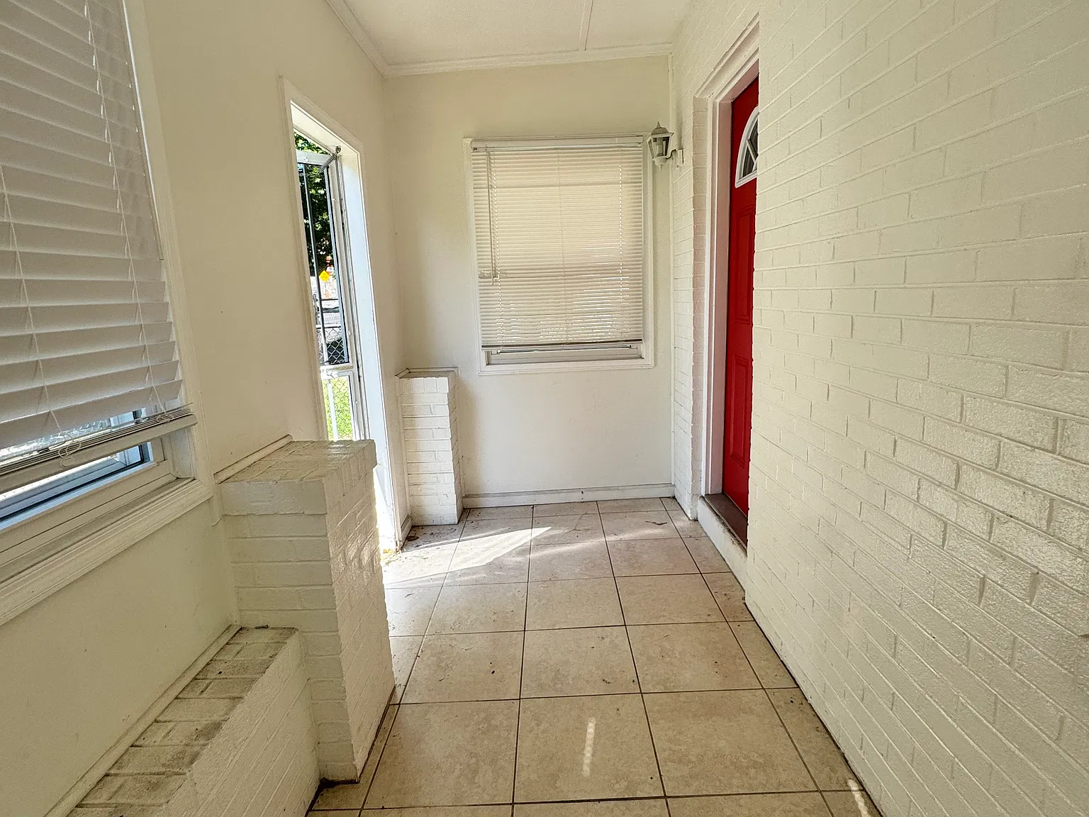 2 bed, 1.5 bath, 924 sqft, $3,000 — Photo 2
