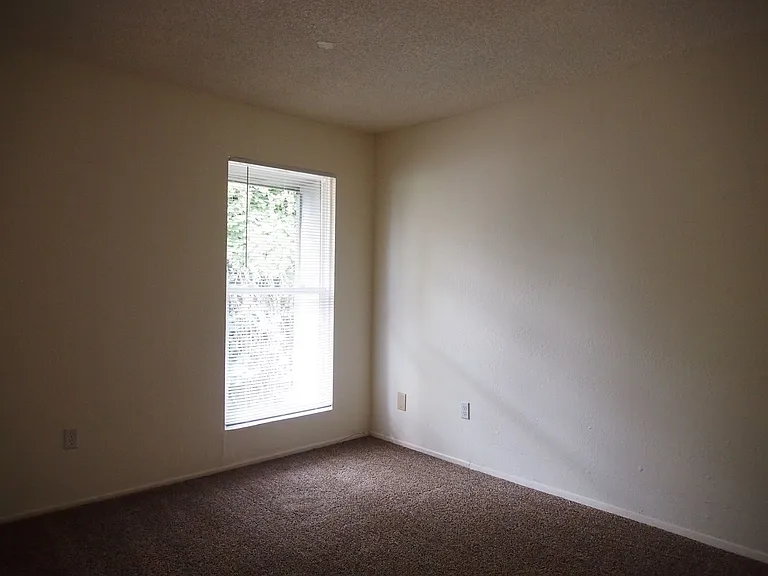4300-4344 SE 122nd Ave — Photo 11