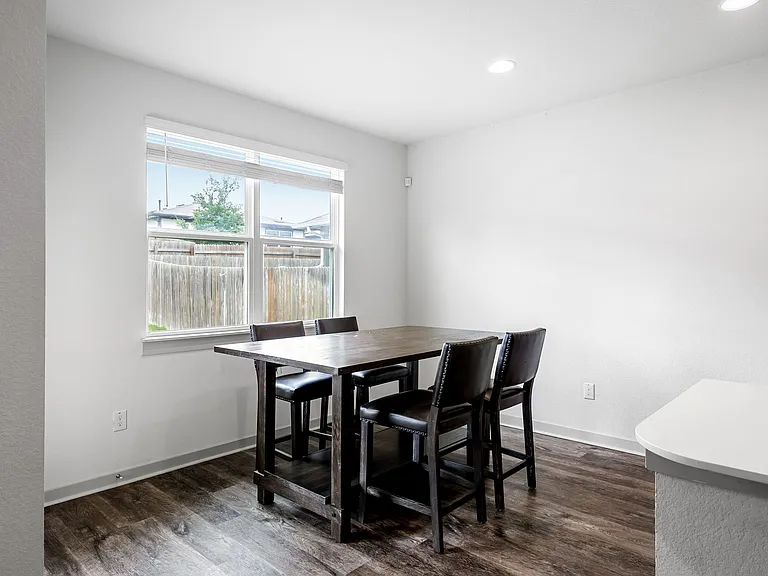 8025 City Top Blvd — Photo 10