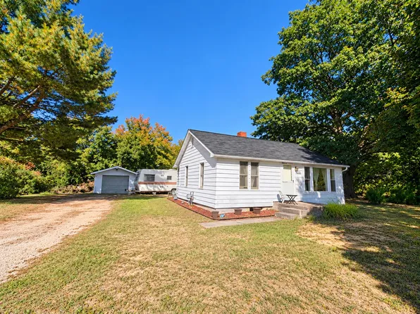 8196 Ludington Dr, Lake, MI 48632