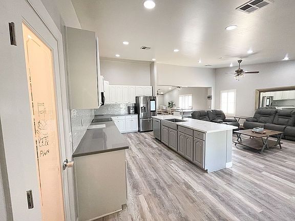 4th image of 1308 S 177th Ave