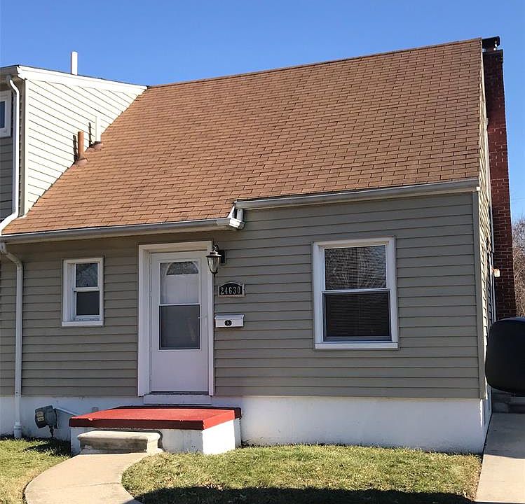 1st image of 24630 Cloverlawn Ave