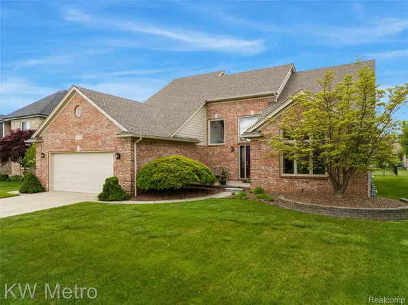 16709 Keith Dr, Macomb, MI 48042