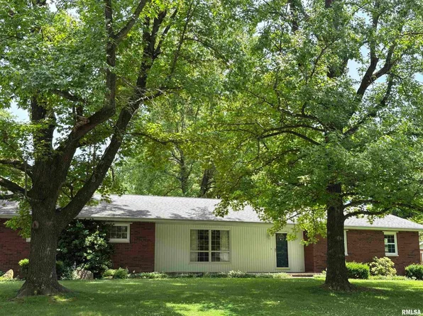 822 N 24th St, Murphysboro, IL 62966