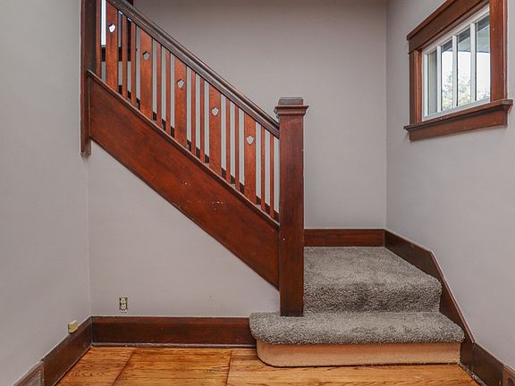 Entry & Stairs