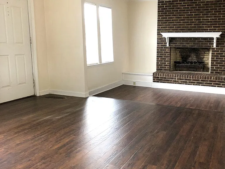 126 S Rocksprings St — Photo 4