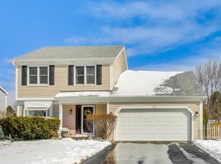 210 Foxmoor Rd, Fox River Grove, IL 60021