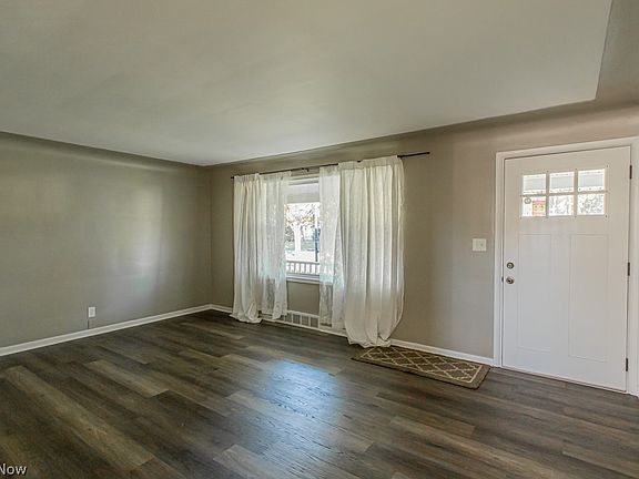 4th image of 5034 Tam O Shanter Dr