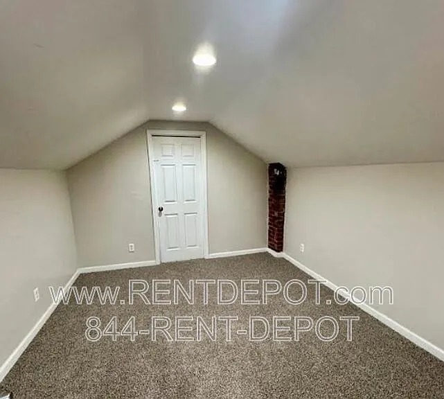 821 E Gum St — Photo 8