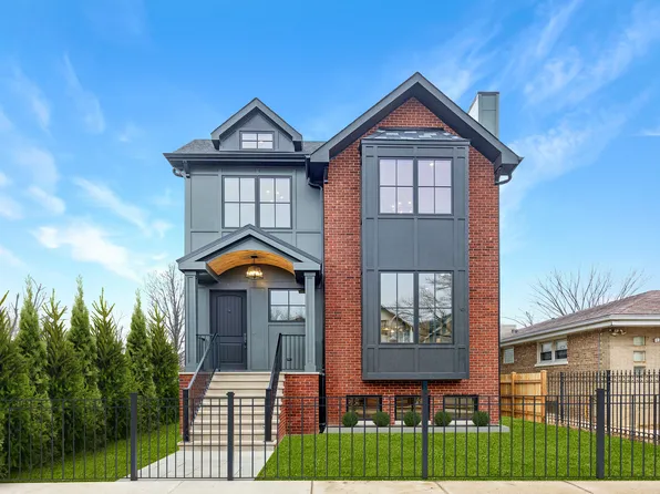 1756 W Newport Ave, Chicago, IL 60657