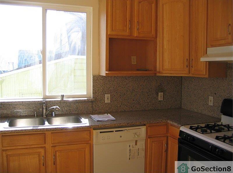 2nd image of 1541 Jennings St
