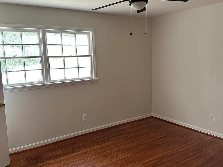 1073 Sherbrooke Cir — Photo 7