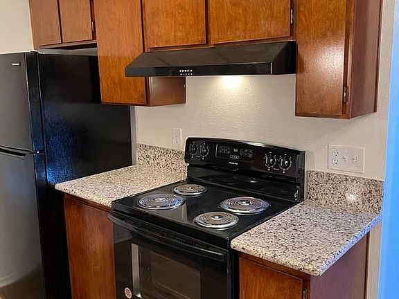 2nd image of 1550 W Ashlan Ave #1XX