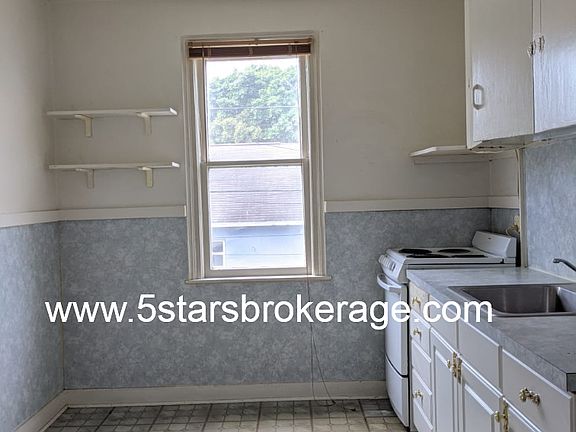 3rd image of 2611 41st Ave N
