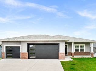 505 Raef Rd, Downs, IL 61736