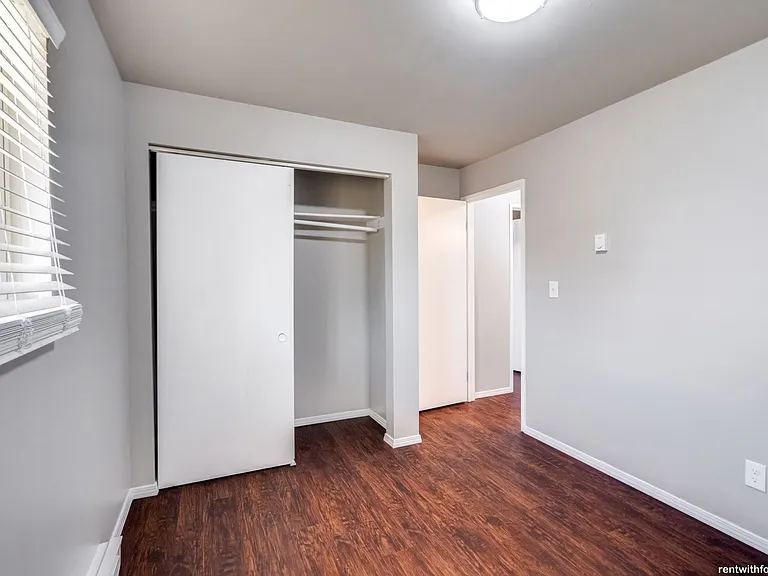 1105 Joyce St — Photo 8