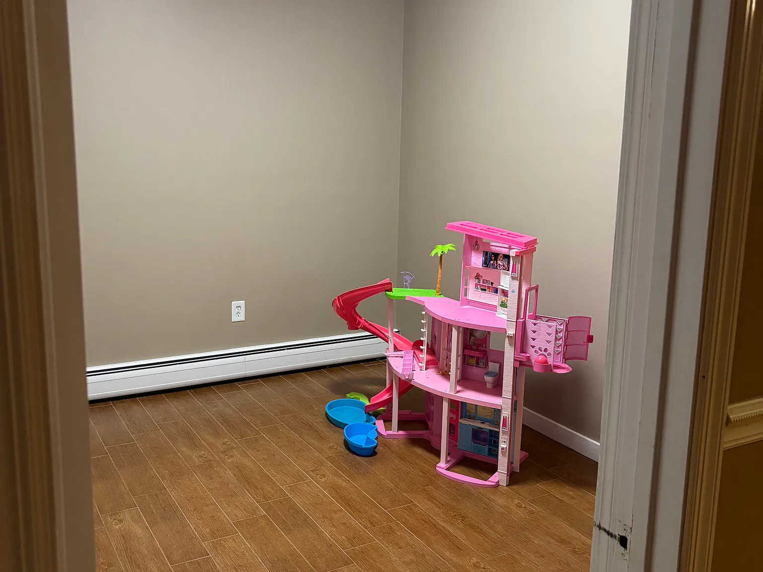 3 bed, 1500 sqft, $2,500 — Photo 2