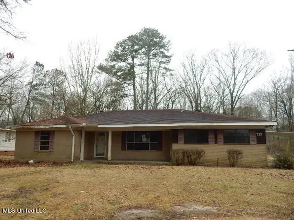 717 Hillsboro St, Forest, MS 39074
