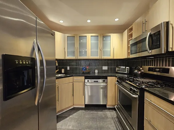 55 Broadlawn Park APT 16B, Chestnut Hill, MA 02467