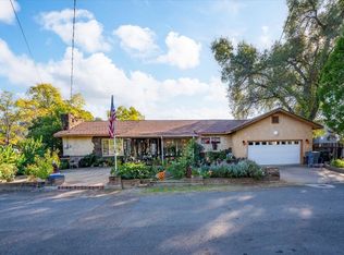 385 Manzanita Ln, Redding, CA 96002
