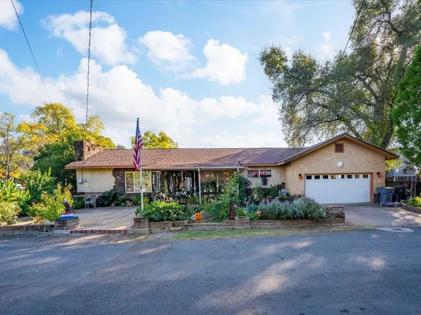 385 Manzanita Ln, Redding, CA 96002