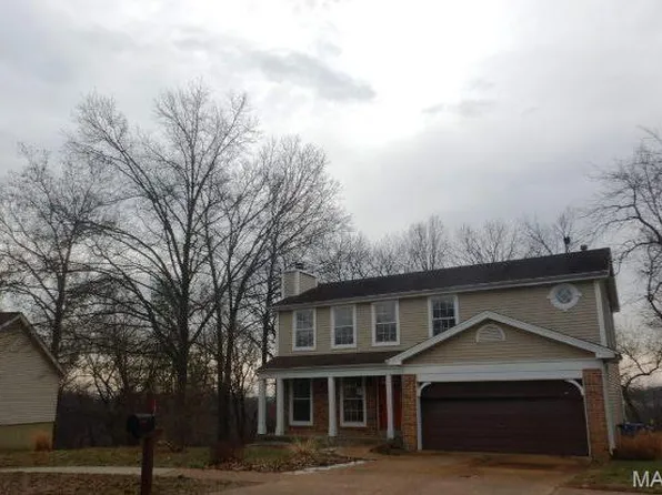 1545 Greenfield Crossing Ct, Ballwin, MO 63021