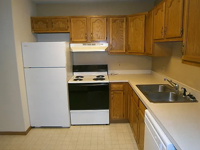 1232 Spruce Ct #D — Photo 11