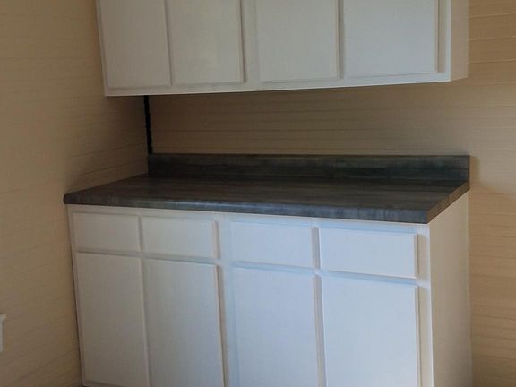 3rd image of 184 Cornwell St