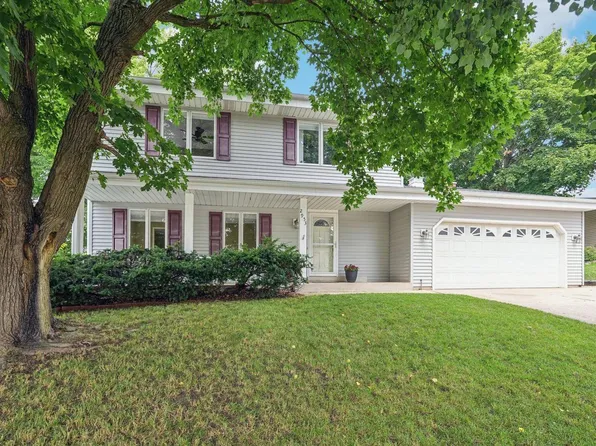 2953 Coventry LANE, Waukesha, WI 53188