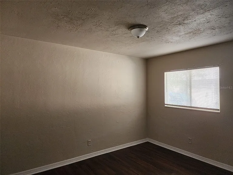 2219 Highland St S #3 — Photo 4