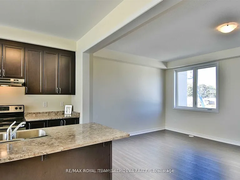 10 Heron Park Pl — Photo 6