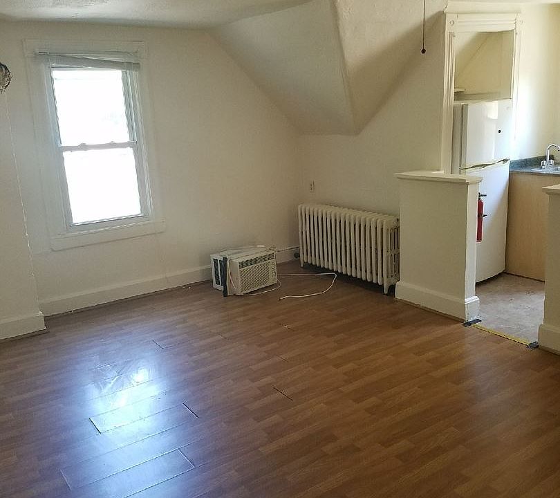 2nd image of 128 S Cherry St APT 4