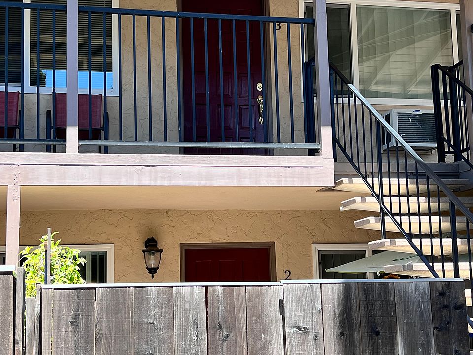 Apt. #3, upstairs in 4-plex