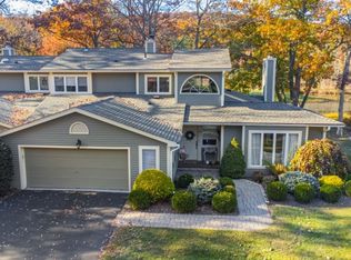 21 Stone Row Ln, Oak Ridge, NJ 07438