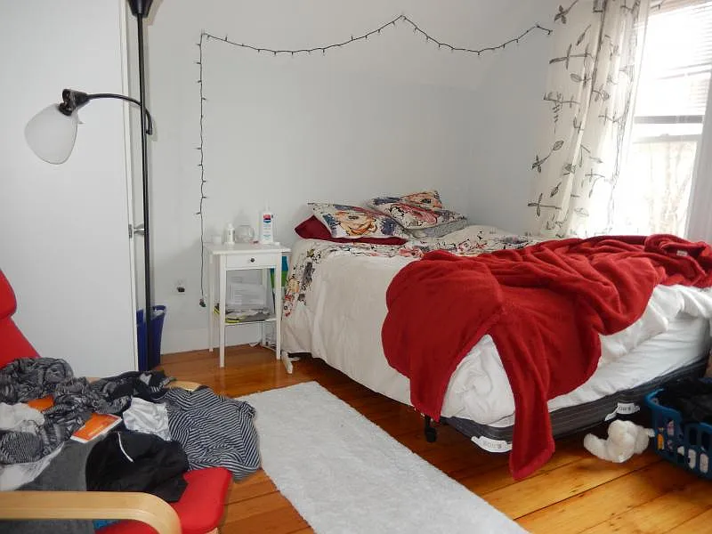 Building Photo - 40 Custer St #2