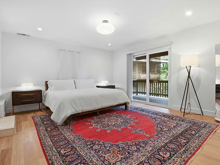 Saroni Dr — Photo 15