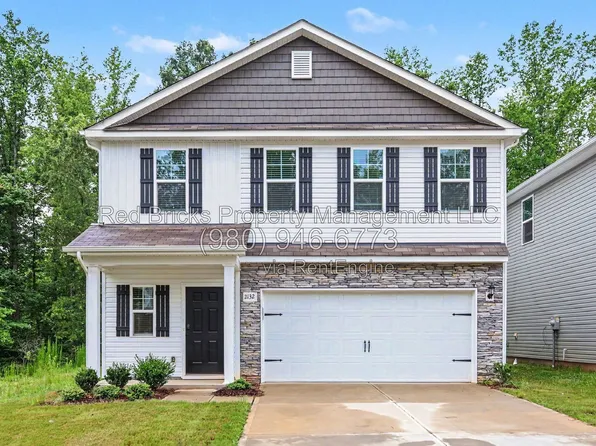 2132 Clapham Ct, Charlotte, NC 28215