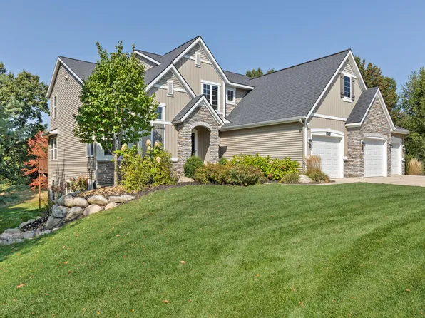 3459 Wolven Ridge Dr, Rockford, MI 49341