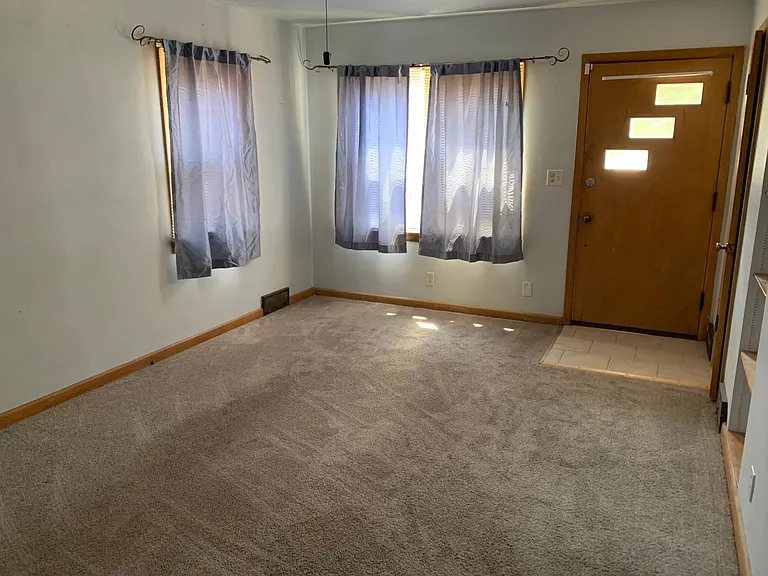 2115 Dresden Ave — Photo 5