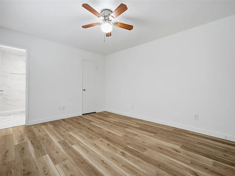 2126 Quail Valley East Dr — Photo 12