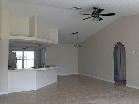 4th image of 21635 Rosewood Ct