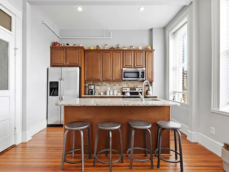 205 E Walnut St #A — Photo 5
