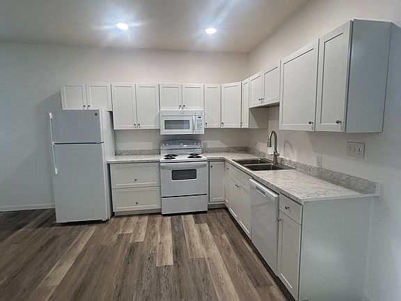 2nd image of 2529 Cardinal Rd APT B